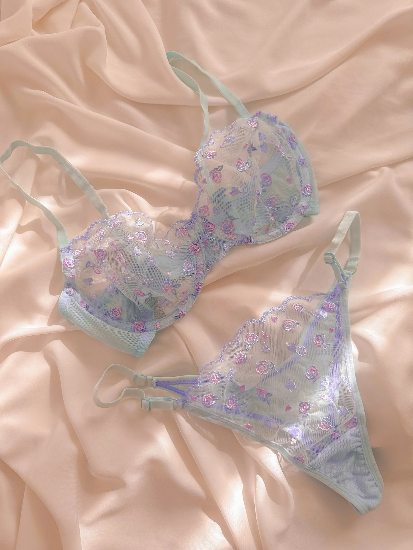 طقم حمالة صدر ديمي  مزين بنقشة زهور من إلسا، أزرق