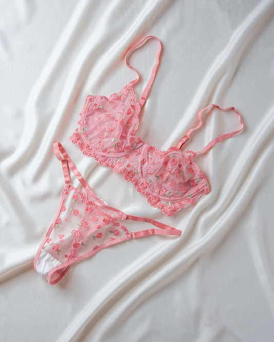 طقم ورد الحب